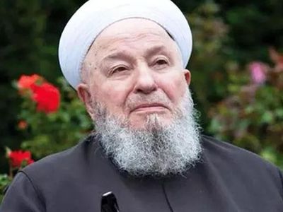 İnsanlar Fatih Camii'ne akın ediyor! Mahmut Efendi'nin ani ölümünün arkasındaki sır perdesi ortaya çıktı