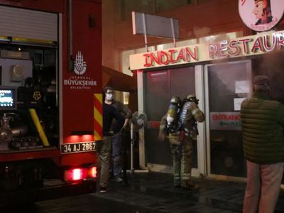 Taksim'de Panik Dolu Anlar! Turistler Sokağa Döküldü
