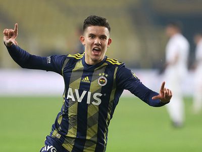 Fenerbahçe'nin Genç Yıldızı Ayrılma Kararı Aldı