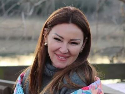 47'lik Pınar Altuğ göğüs dekolteli poz verdi sosyal medya çıldırdı erkekler alev atmaktan yandı kavruldu