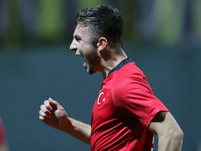 Galatasaray Halil Dervişoğlu'nu Kadrosuna Katmak İstiyor!