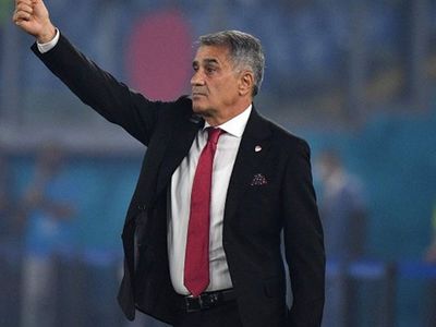 Fransız ekibi Saint Etienne Teknik Direktör Şenol Güneş'i takımın başına getirmek istiyor! Tecrübeli hoca için çok ısrarcılar