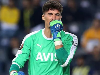 Marsilya, Fenerbahçe'den Altay Bayındır'ı transfer etmek istiyor!