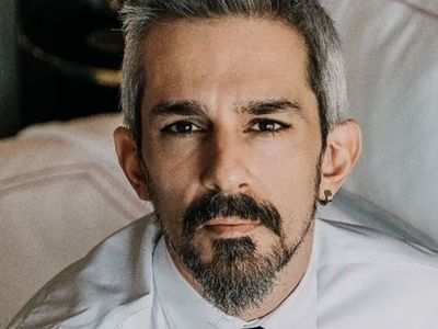 Kargo'nun solisti Koray Candemir hayranlarını yasa boğdu!