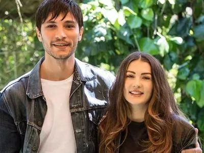Aşk Mantık İntikam’ın aşkı gerçek mi oldu? Ünlü oyuncu Burcu Özberk gerçeği ağzından kaçırdı