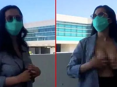 Endonezya'da Havalimanında Bir Kadın Önce Göğüslerini Açtı Sonra Masturbasyon yaptı