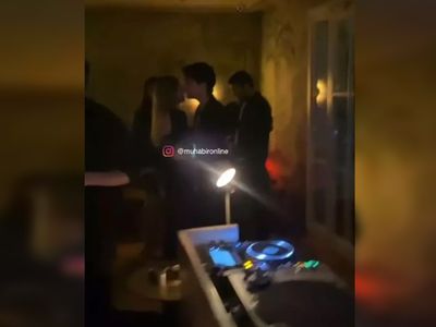 Hadise fena yakalandı! 10 yaş küçük sevgilisiyle kimseye aldırış etmeden sarmaş dolaş...