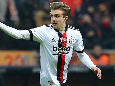 Beşiktaş'ın genç futbolcusu Rıdvan Yılmaz Eintracht Frankfurt ile transferde anlaşmaya vardı!