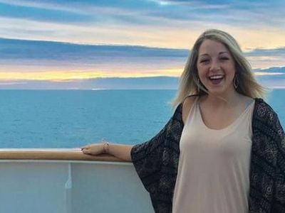 Sosyal medya fenomeni Taylor Cezanne cinsel hayatıyla ilgili yaptığı itiraf takipçilerini ayaklandırdı