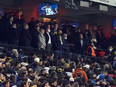 Fenerbahçe Taraftarlarının Başkan Ali Koç'a Verdiği İlginç Tepkiler!