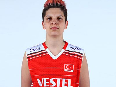 Kadın Milli Voleybol Takımı’nın gözdesi Ebrar Karakurt’tan pişmanlık uyandıran paylaşım: Tepki çekince sildi