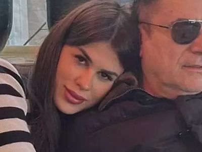 Mehmet Ali Erbil'in genç sevgilisi canlı yayında masaj yaptı, ağzından öyle bir şey kaçırdı ki rezil oldu!