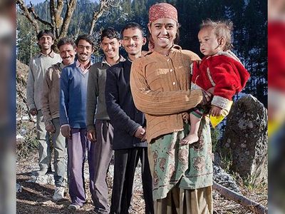 Beş erkek kardeş aynı kadınla evlendi! Sebebi ise akıllara durgunluk verdi
