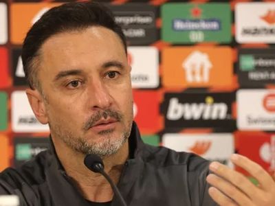 Fenerbahçe Teknik Direktörü Vitor Pereira'ya Olympiakos Maçı Öncesi Beklenmedik Hapis Sorusu!