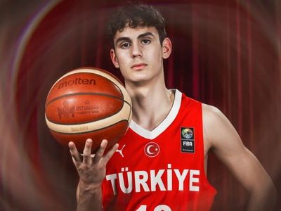 Ömer Kutluay: basketbola olan sevgim sayesinde yorulmuyorum