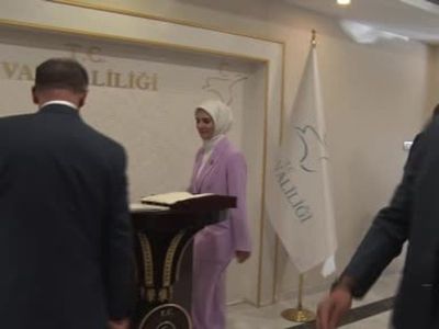 Aile ve sosyal hizmetler bakanı Göktaş Van’da çeşitli temaslarda bulundu