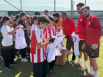 Çocuk taraftarlar boluspor antrenmanında buluştu: 40 öğrenci forma aldı