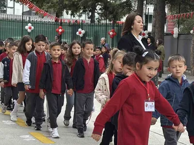 Bolu'da 2026-2027 eğitim yılı ilk ders ziliyle öğretime başladı