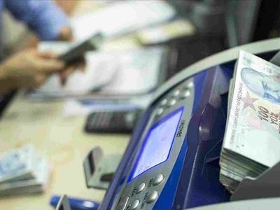 1 Mayıs arefe günü resmi tatil mi? 1 Mayıs 2022 Arefe günü bankalar açık mı?