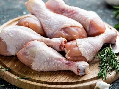 1 ton 200 kilogram tarihi geçmiş tavuk eti yakalandı