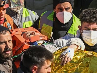 11 gün, 248 saat sonra enkaz altından kurtulan Aleyna’nın doktorundan ilk açıklama
