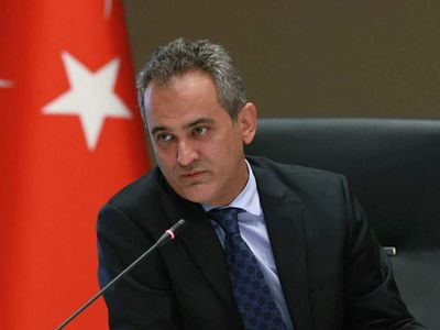 12. sınıflarda devamsızlıktan sınıfta kalma var mı? Son dakika! Milli Eğitim Bakanı Özer sınıfta kalma kararını duyurdu!