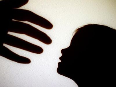12 Yaşındaki Çocuğa Şantajla Cinsel İstismarda Bulundular