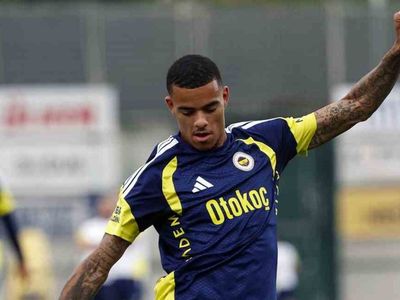 Fenerbahçe, Sturm Graz maçı öncesi antrenmanlarını sürdürüyor