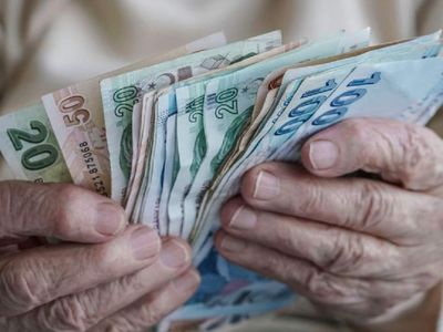 15 milyon emekliyi ilgilendiriyor: Zamdaki kök maaş ayrıntısı dikkat çekti
