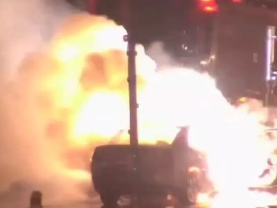 15 Temmuz Köprüsü'nde otomobil alev aldı: Olay yerine ekipler sevk edildi