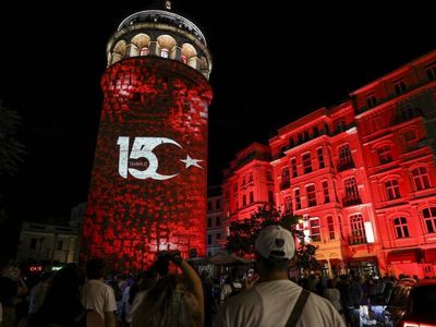 15 Temmuz mapping gösterileri görüntüleri! İstanbul'da mappingle 15 Temmuz yad edildi