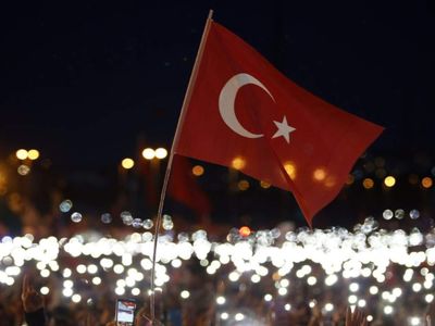 15 Temmuz resmi tatil mi? 15 Temmuz Demokrasi ve Milli Birlik Günü’nde toplu taşıma ücretsiz mi? 2023 resmi tatil günleri