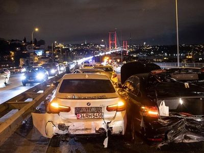 15 Temmuz Şehitler Köprüsü'nde çifte kaza: 7 araç karıştı, çok sayıda yaralı var