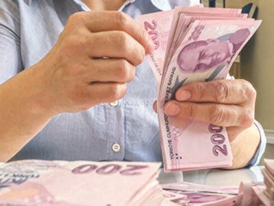 18 yaş üstü olan herkes kredi kartlarına baksın! O 3 banka limitleri arşa çıkardı