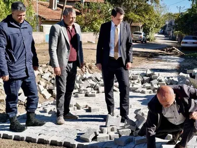 Hisarcık kaymakamı erkan atam'dan köylerdeki yapım çalışmalarına ziyaret