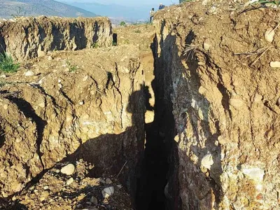 Yozgat'ta tarım arazisinde meydana gelen çökme tedirgin ediyor