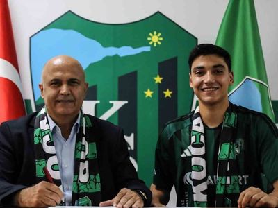 Kocaelispor, Hulisi Destici ile 4 yıllık sözleşme imzaladı