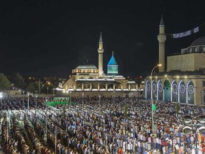 2022 yılında Kadir Gecesi hangi güne denk geliyor? Hangi gece Kadir Gecesi 2022? Kadir Gecesi 21. gece mi 23. gece mi 27. gece mi? Kadir Gecesi hangi güne denk geliyor?