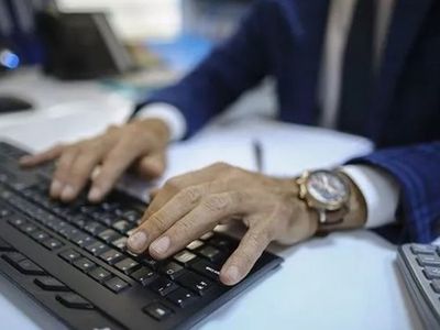 2022 yılında sözleşmeli personele kadro verilecek mi? Açıklama yapıldı mı? Binlerce sözleşmeli çalışanı ilgilendiriyor!