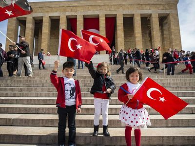 22 Nisan yarım gün mü, okullar tatil mi? 24 Nisan bankalar açık olacak mı?