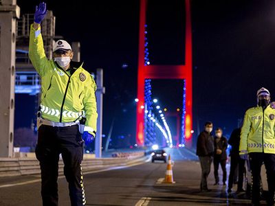 23 Nisan Hafta Sonu Sokağa Çıkma Kısıtlamasına Eklendi