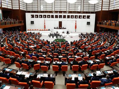 27 Maddelik Yargı Paketi Meclis'te! Eski Eşe Karşı İşlenen Suçun Cezası Ağırlaştırılıyor