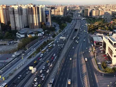 Yeni eğitim yılı başladı, İstanbul'da trafik yoğunluğu yüzde 51'e ulaştı