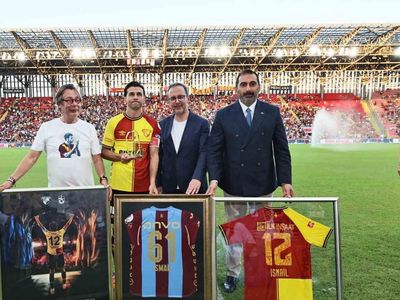 Mehmet Muharrem Kasapoğlu'ndan İsmail Köybaşı'na anlamlı veda