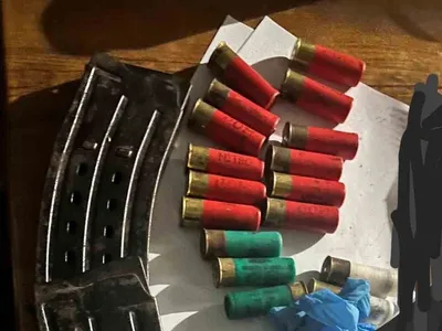 Borç tehdidiyle yakalanan şüpheliler tutuklandı