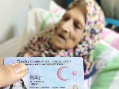 Hayatının 100 yılını torunlarıyla geçiren kadın, 171 kişilik aileye sahip