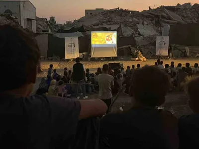 Gazze'de savaşın ortasında çocuklar için sinema deneyimi