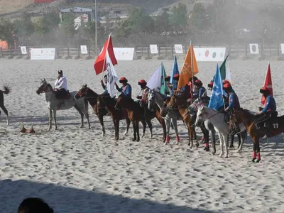 Kökbörü Ligi finalinde Ahlat’ta dostluk rüzgarları esti
