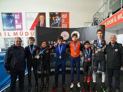 Erzurum'da short track heyecanı dorukta: Madalyalar sahiplerini buldu