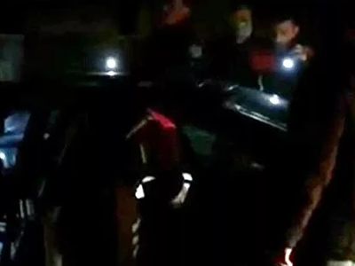 4 Aylık Bebeklerini Arabaya Kilitleyip Alışverişe Gittiler